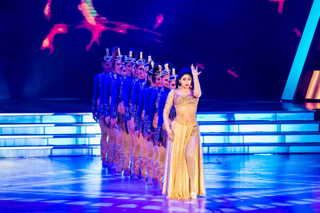 Shriya Saran Dance Videos