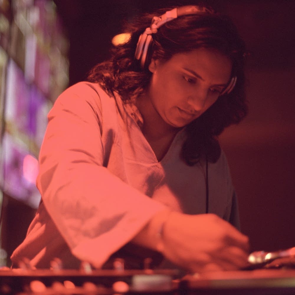 DJ Rekha - Bhangra - Dance With Me India